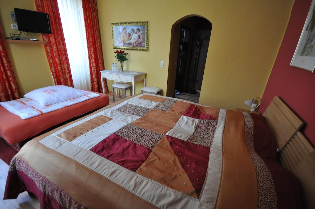 Hotel Restaurant "Athen" Munstermaifeld Ngoại thất bức ảnh