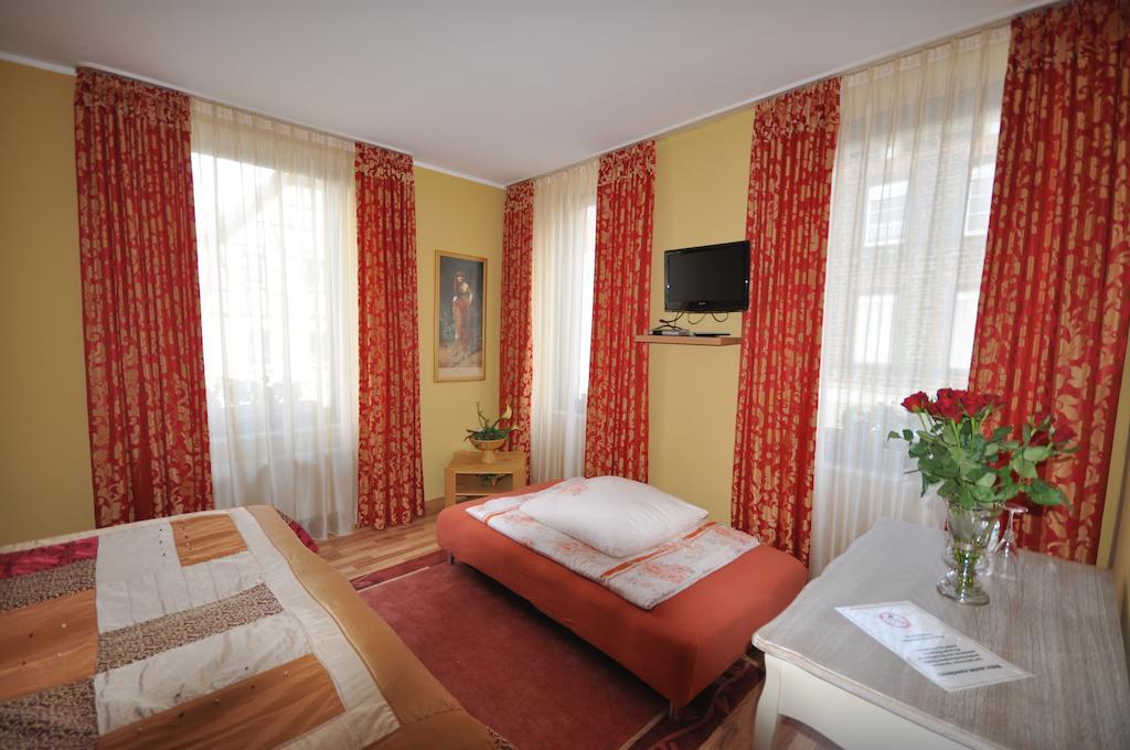 Hotel Restaurant "Athen" Munstermaifeld Ngoại thất bức ảnh